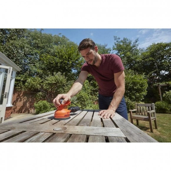 Black + Decker Ponceuse Excentrique -230 Watts
