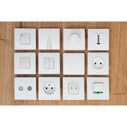 Plaque Cache Boîte 75x 75 Vis + Griffes Blanc - Diwone