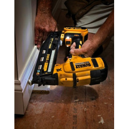 Cloueuse Dewalt Dcn660n (machine Seule)