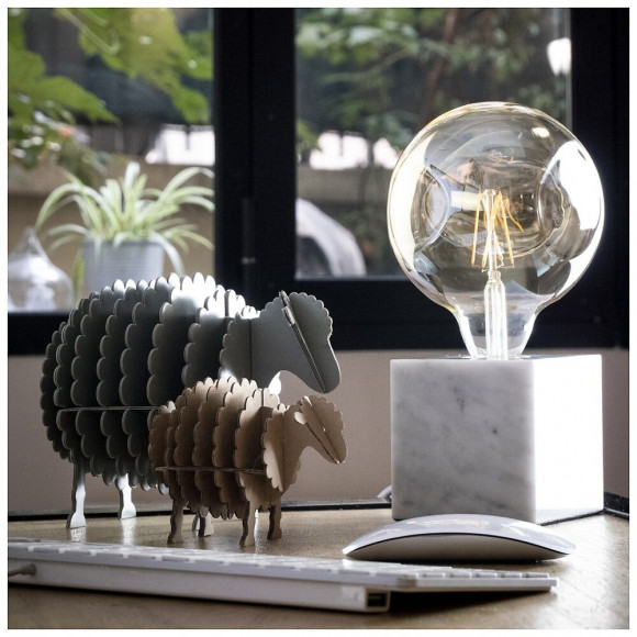 Ampoule Led Globe (g125) Irrégulière Au Verre Ambré, Culot E27, 6w Cons. (60w Eq.), 806 Lumens, Lumière Blanc Chaud