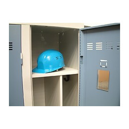 Miroir pour vestiaire.