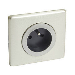 PRISE CONNECTEE FR 16A CEL TI