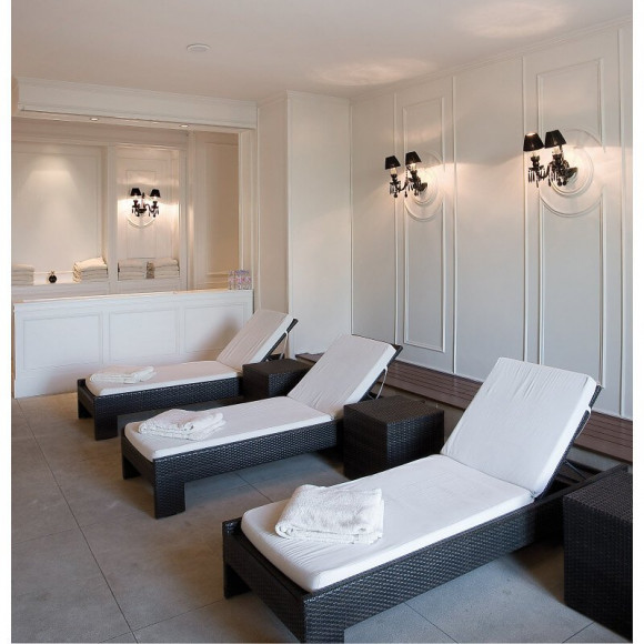 Petit Centre De Plafond R08