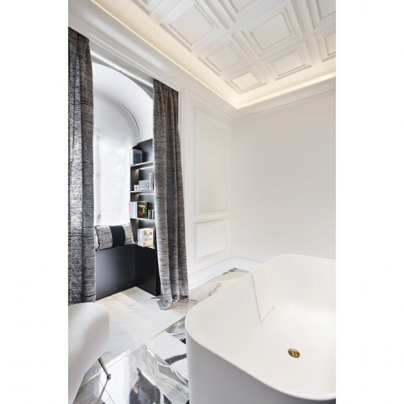 Grande Corniche Inspirée De La Forme De L'ove C900