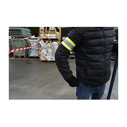 Brassard jaune avec bande réfléchissante