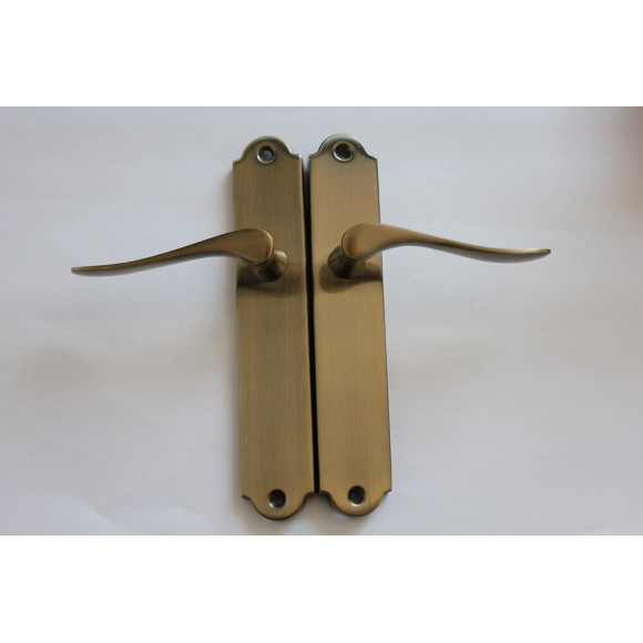 Ensemble poignées de porte Irina serrure trou bouché PERFECTLINE