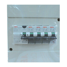 Tableau studio 1r 1id + 4 disjoncteurs