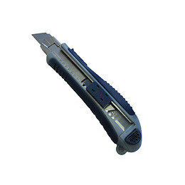 Cutter plastique 18mm