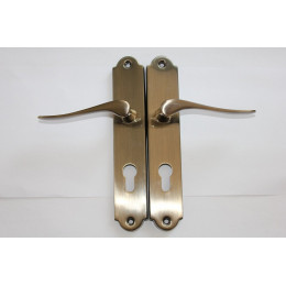 Ensemble poignées de porte Irina serrure avec trou cylindre