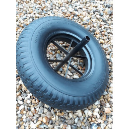 roue de brouette increvable adaptable à tous types de brouette