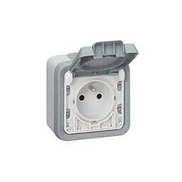 Prise de courant avec terre+volet IP55 à ouverture auto Plexo apparent