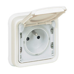Prise de courant étanche volet protection IP55 Plexo complet encastré