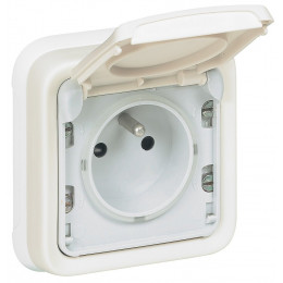 Prise de courant étanche volet protection IP55 Plexo complet encastré