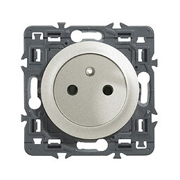 Prise de courant avec terre Céliane - titane