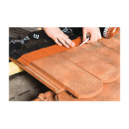 Closoir de faîtage ventilé PVC 5mx31cm Rouge brique