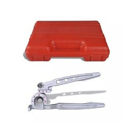 Boîte À Outils Avec Une Pince À Cintrer -
