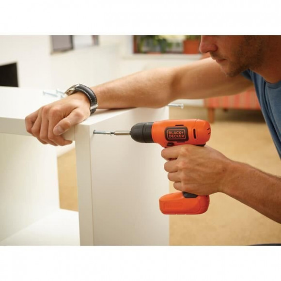 Black + Decker Visseuse Compacte Sans Fil Bdcd8-qw - 1 Batterie 7,2 V Li-ion - Chargeur Usb Inclus