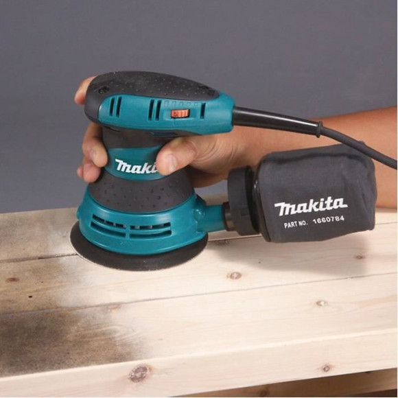 Ponceuse Excentrique Makita 300w 125mm Bo5031j