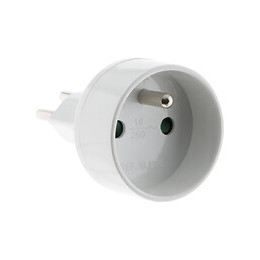 Adaptateur F France / M Suisse